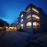 Pansion Dovodja 4*