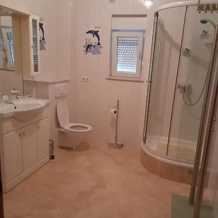 Bed & Breakfast Pansion Dovodja Vodice