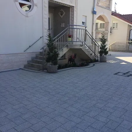 Panzió Pansion Dovodja Vodice