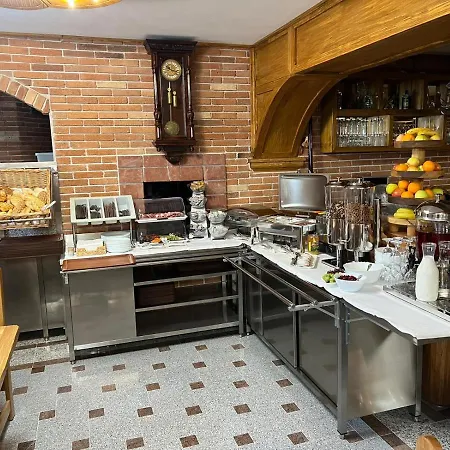 Bed & Breakfast Pansion Dovodja 4*