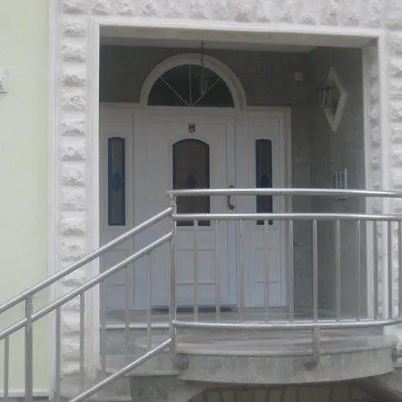 Pansion Dovodja 4* Vodice