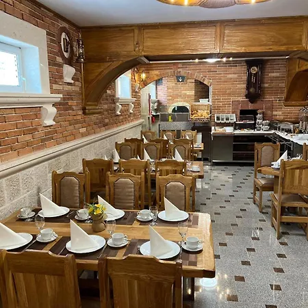 Pansion Dovodja Bed and Breakfast *