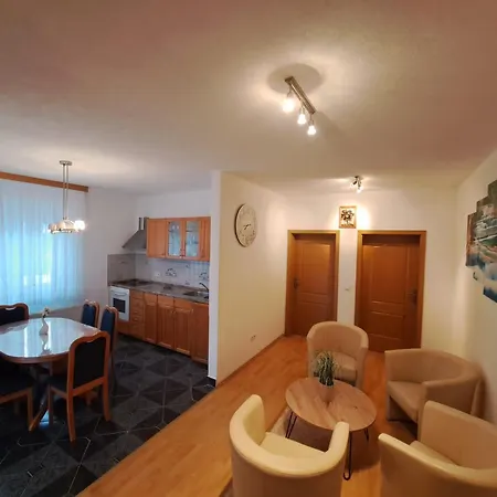 Pansion Dovodja Bed and Breakfast Βόντιτσε
