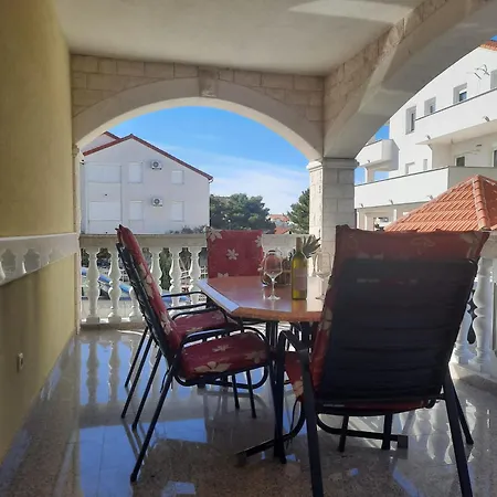 Bed & Breakfast Pansion Dovodja 4*