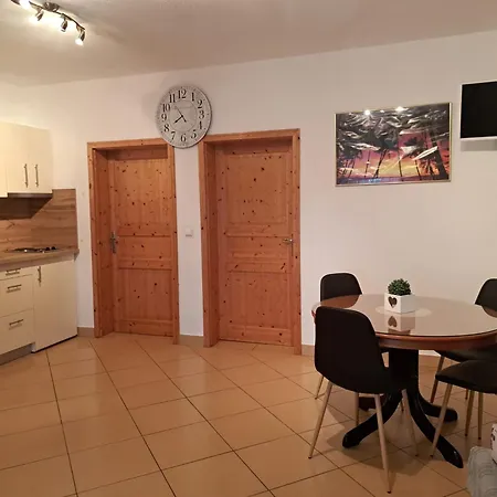 Pansion Dovodja Bed and Breakfast *