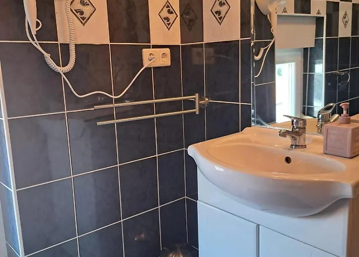 Pansion Dovodja 4* Vodice