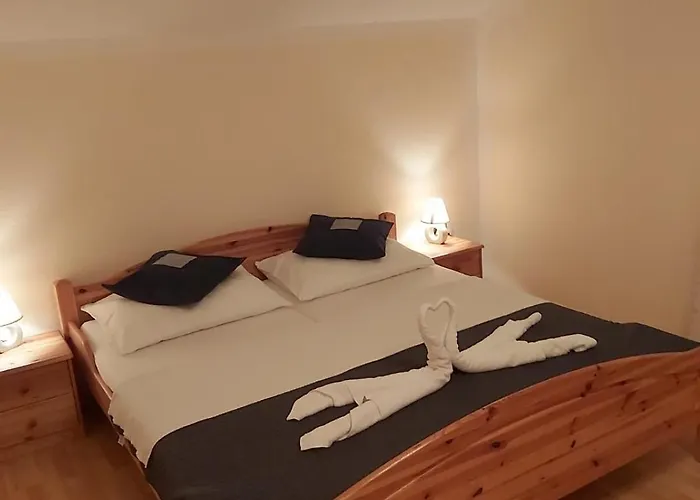 Pansion Dovodja 4* Vodice