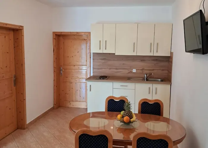 Pansion Dovodja 4* Vodice