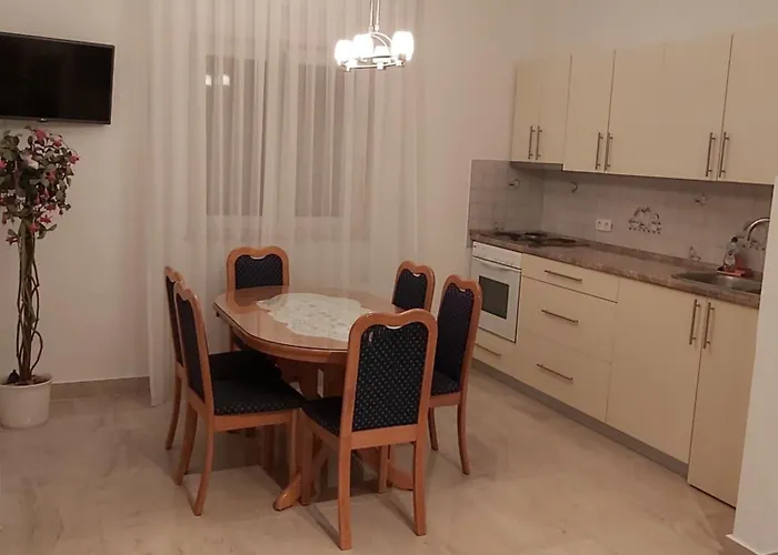 Pansion Dovodja Bed & Breakfast 4*